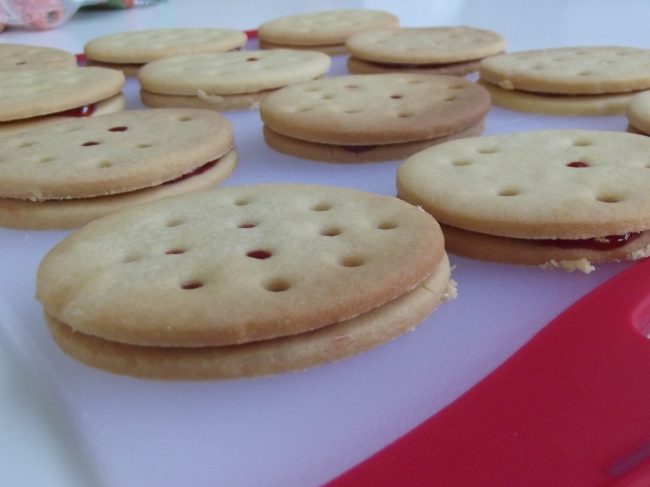 Jammy dodgers...Easter style!